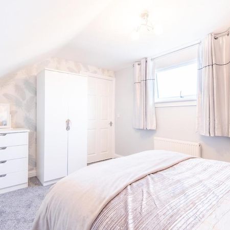 Bright, Fresh, Renovated 3 Bedroom Apartment In The Heart Of Montrose Angus Exterior photo