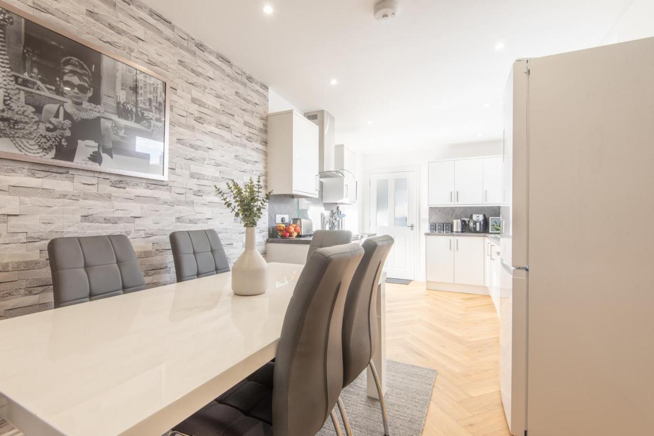 Bright, Fresh, Renovated 3 Bedroom Apartment In The Heart Of Montrose Angus Exterior photo