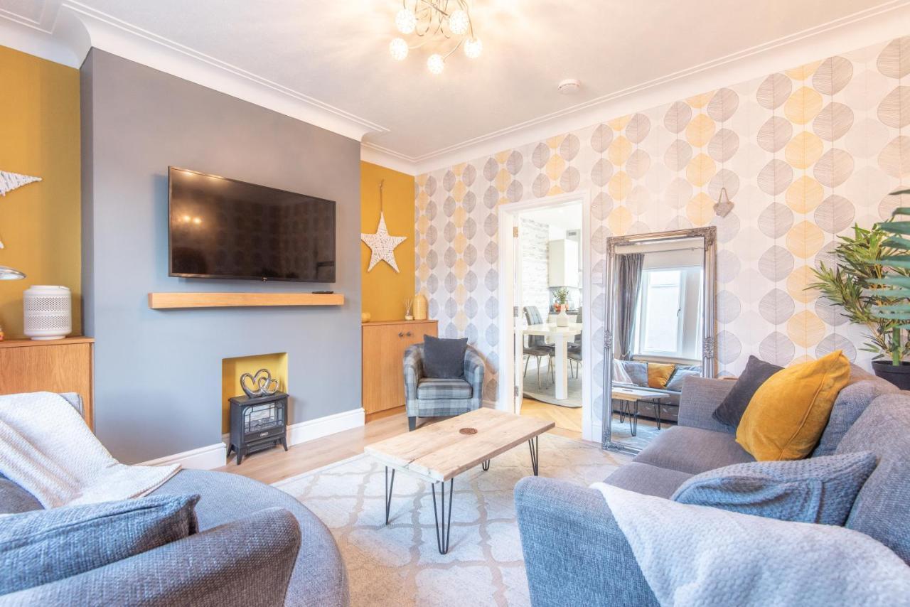 Bright, Fresh, Renovated 3 Bedroom Apartment In The Heart Of Montrose Angus Exterior photo