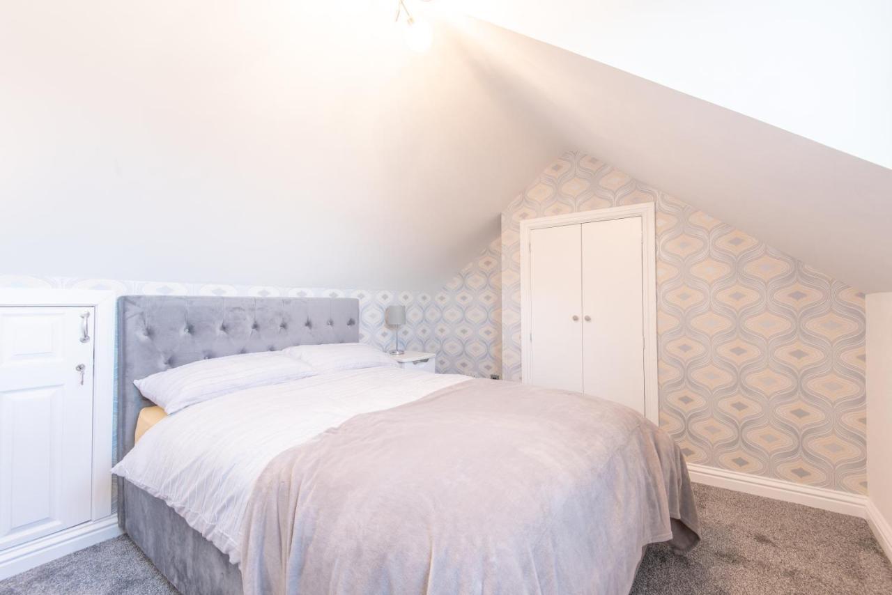 Bright, Fresh, Renovated 3 Bedroom Apartment In The Heart Of Montrose Angus Exterior photo