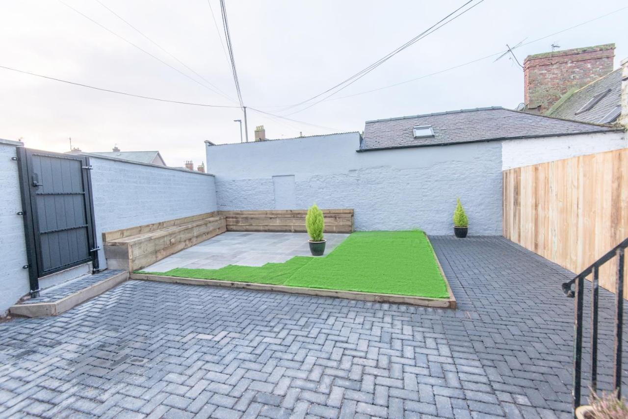 Bright, Fresh, Renovated 3 Bedroom Apartment In The Heart Of Montrose Angus Exterior photo