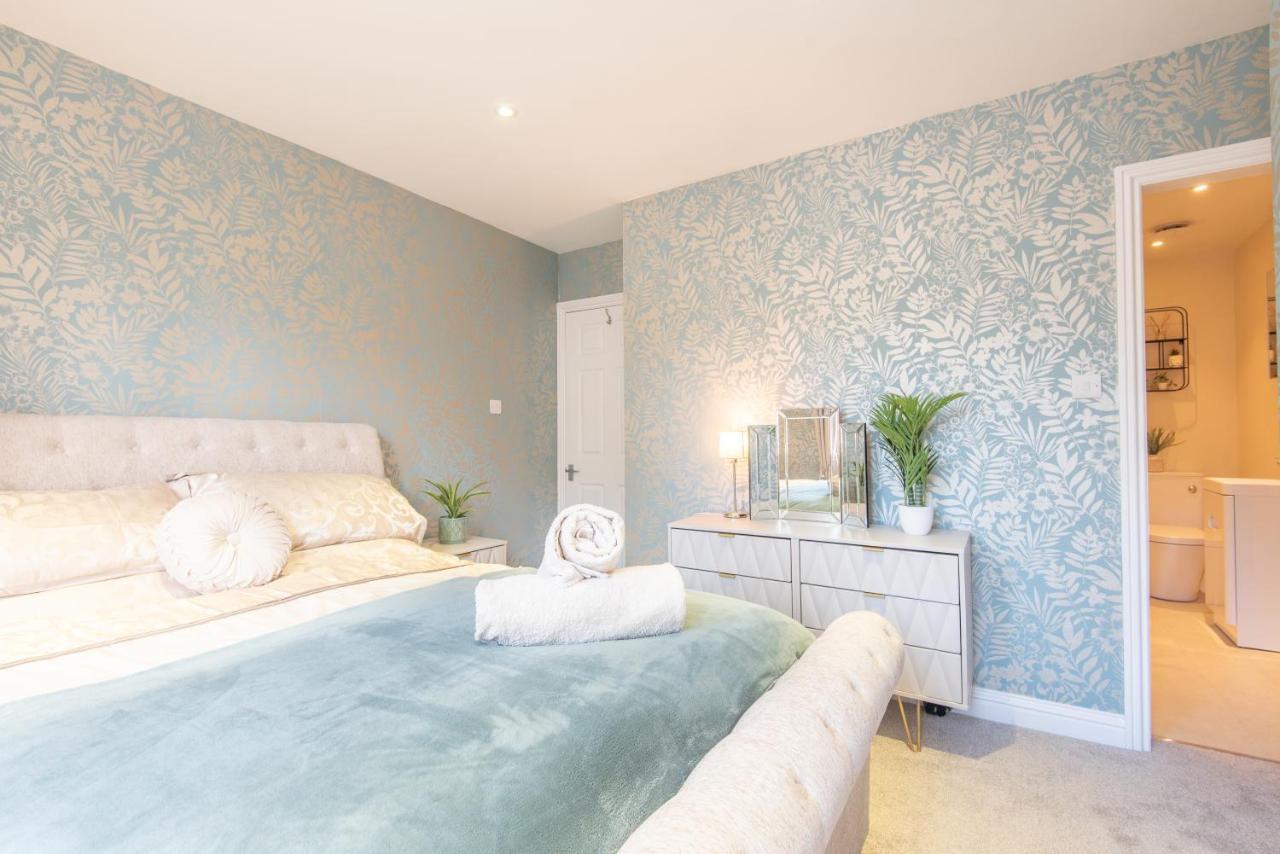 Bright, Fresh, Renovated 3 Bedroom Apartment In The Heart Of Montrose Angus Exterior photo